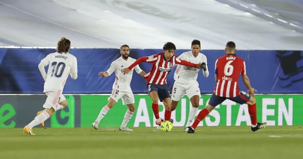  中场核心远射世界波，助球队登顶榜首