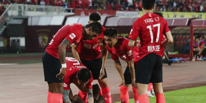  中超联赛榜首大战上演进球盛宴