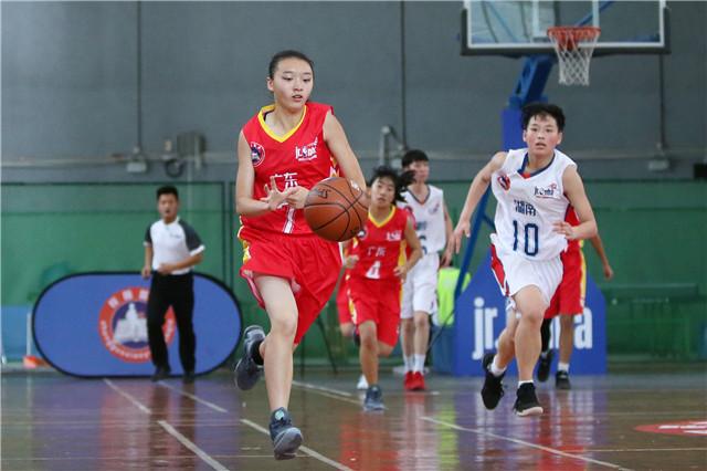  女篮联赛崛起，巾帼英姿不让须眉
