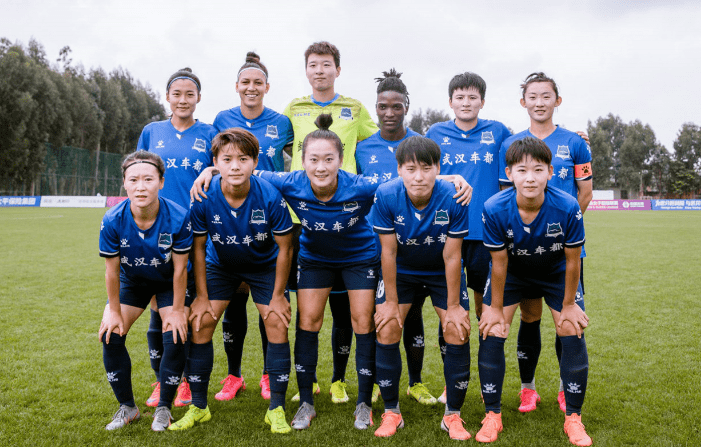  女足亚洲杯启幕战告捷，玫瑰军团展风采  