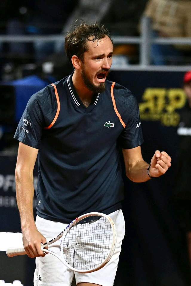 丘里奇单反神技,安特卫普站力克名将称雄