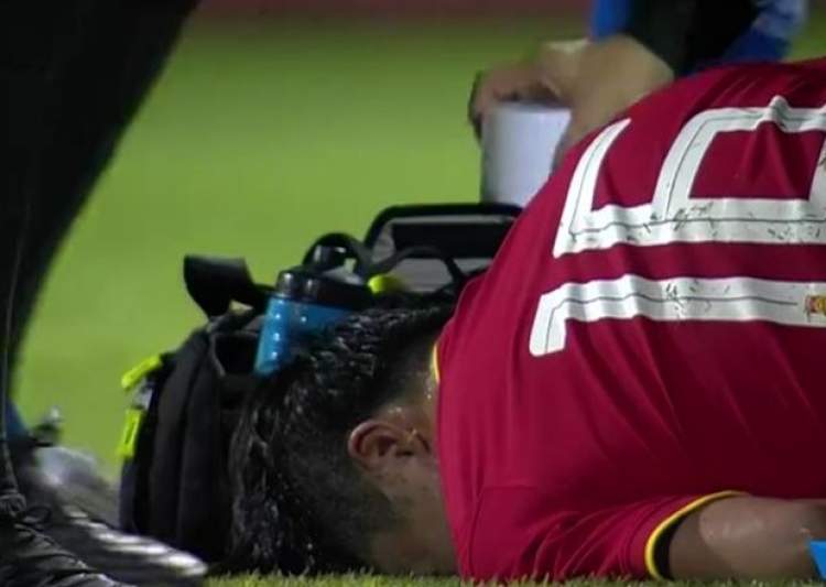  残疾人篮球锦标赛，运动员拼搏精神感人