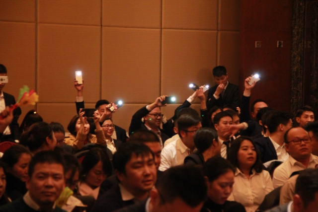 电竞裁判严格执法,确保比赛公平公正